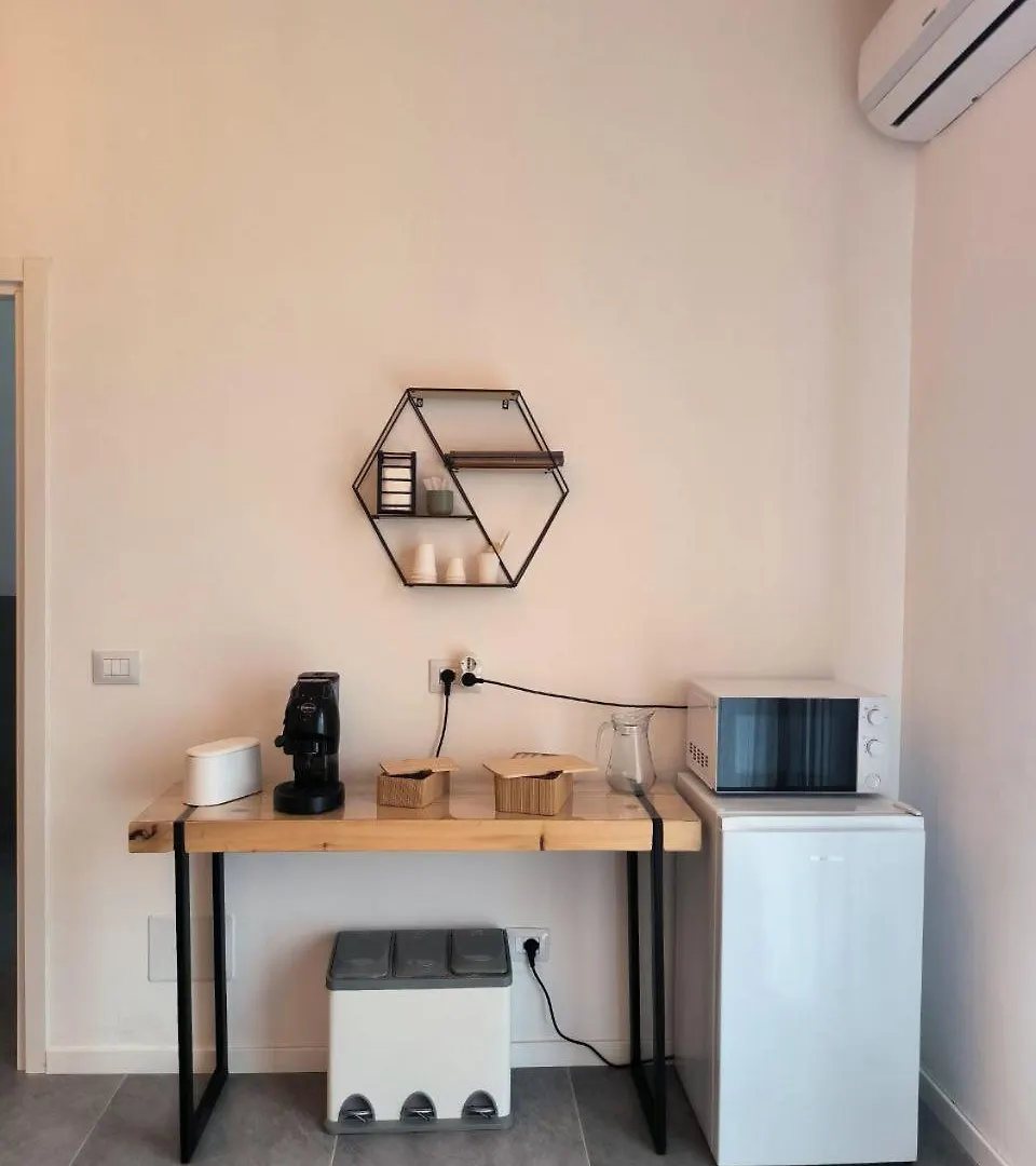 Room 48 Bologna 0*,  Italy